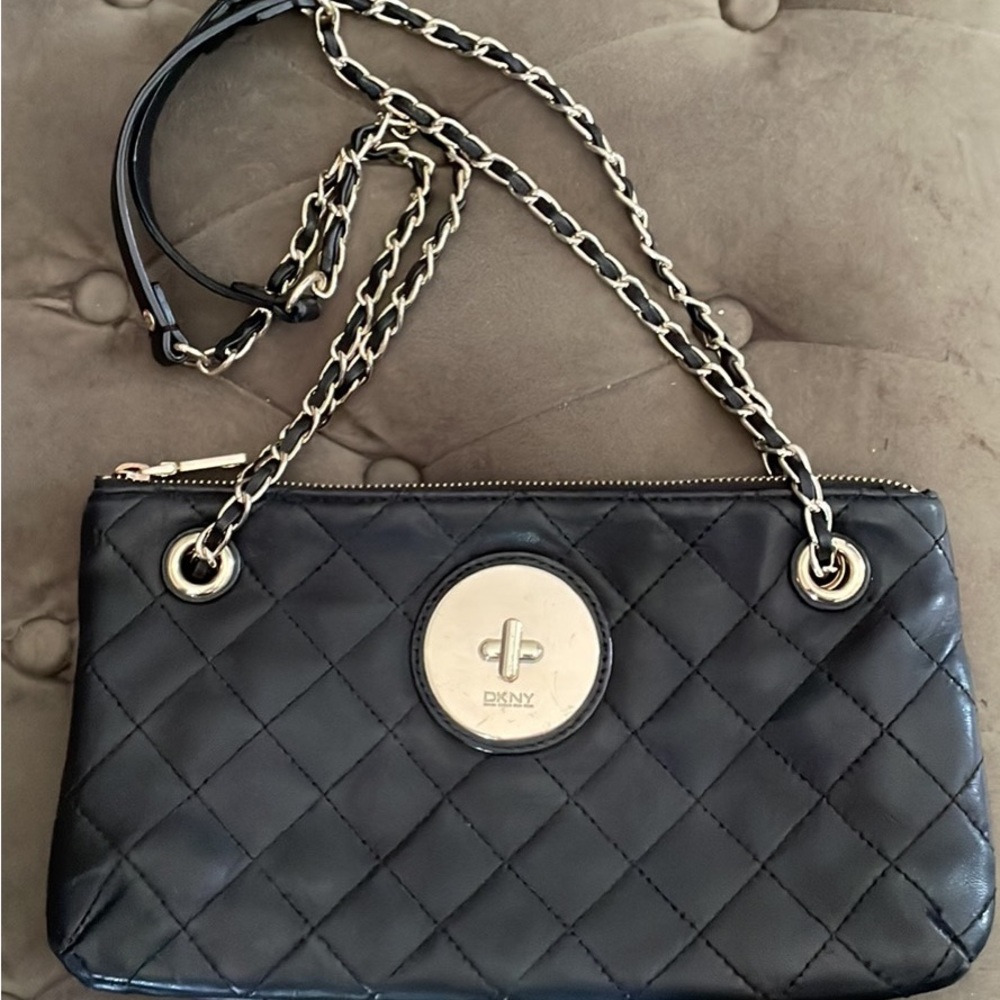 Don’t black clutch/crossbody